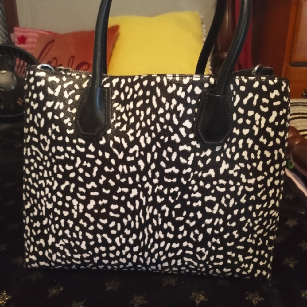 Michael kors black and white large satchel